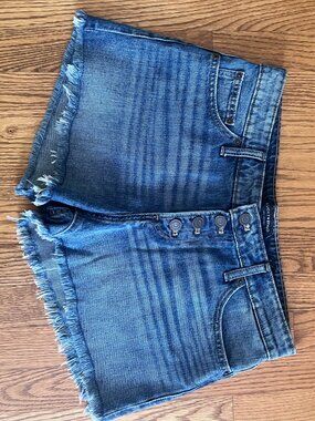 Lucky Brand cut off button down denim shorts, Size 8.